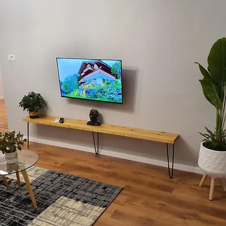 Center Of Enes's * טיראנה