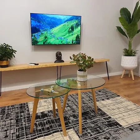 Center Of Enes's דירה טיראנה