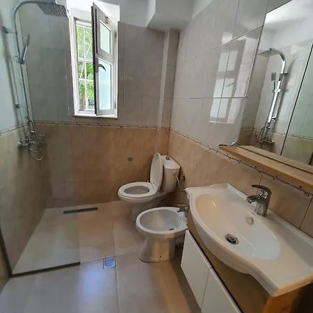 Apartment Center Of Enes's Tirana